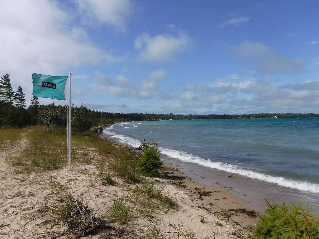green wind flag
