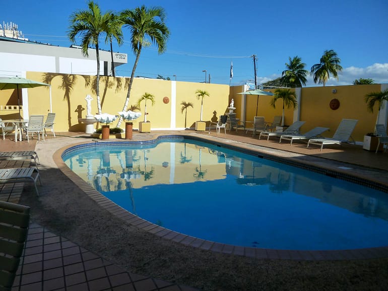 pool at the Hotel Villa del Sol