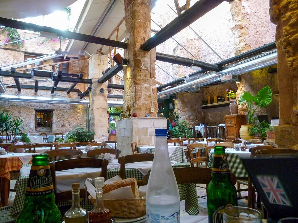 Ela Taverna
