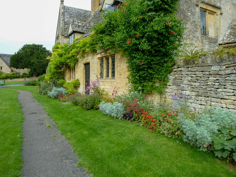 Chipping Camden garden