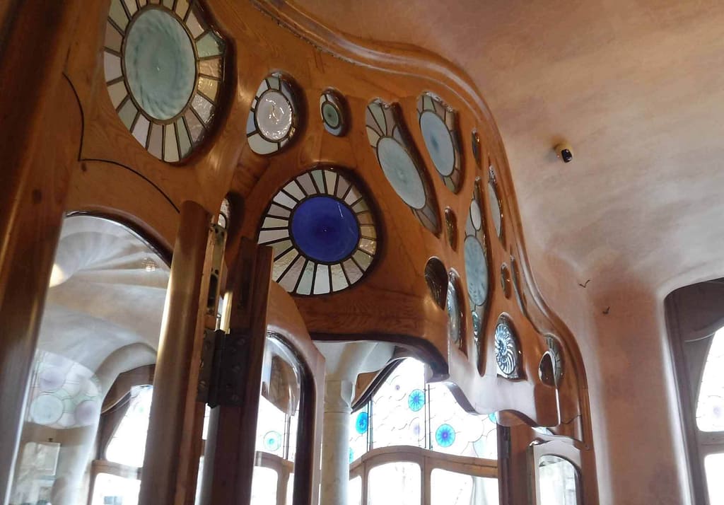 curved doors