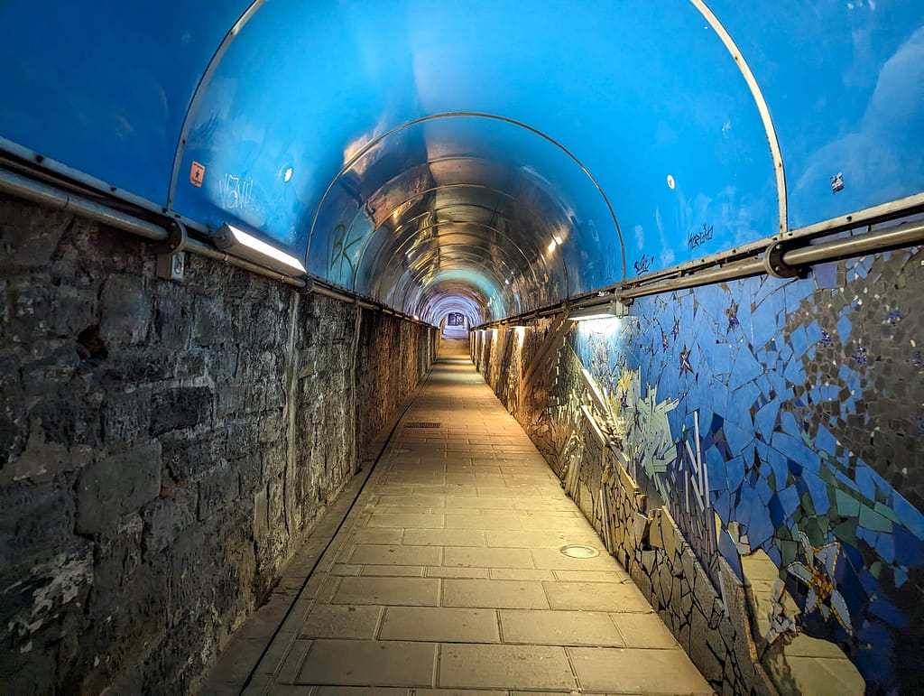 passenger tunnel