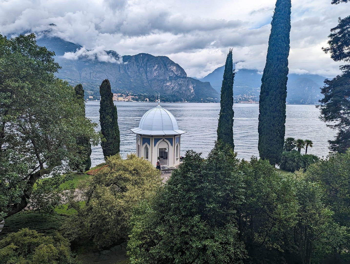 gazebo on lakeshore