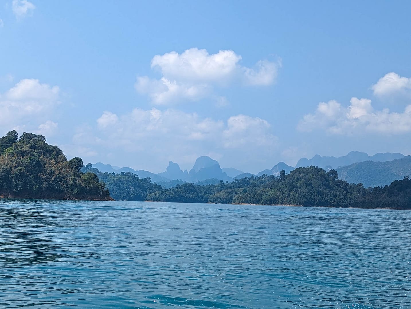 Cheow Larn Lake