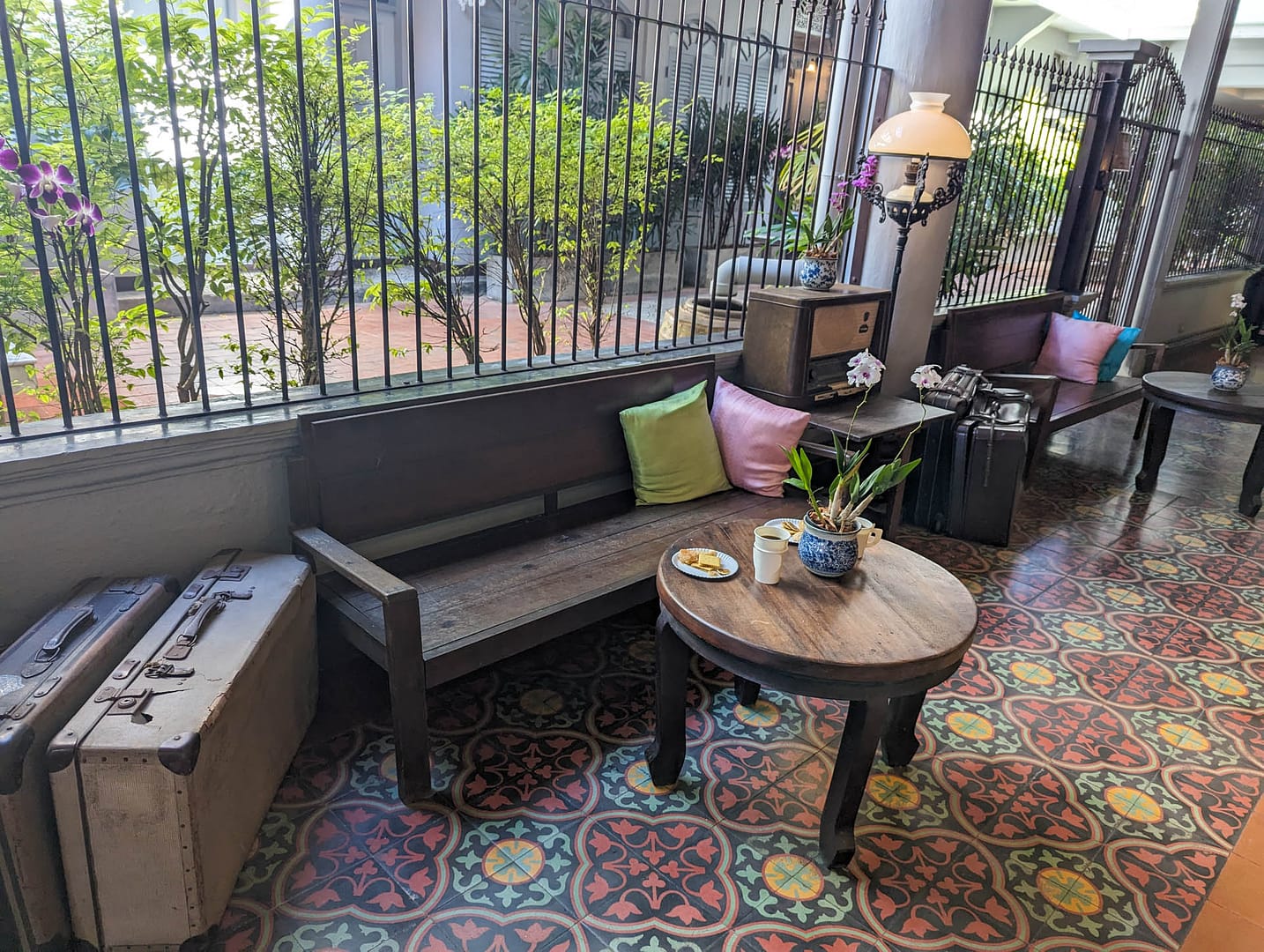 hotel lounge