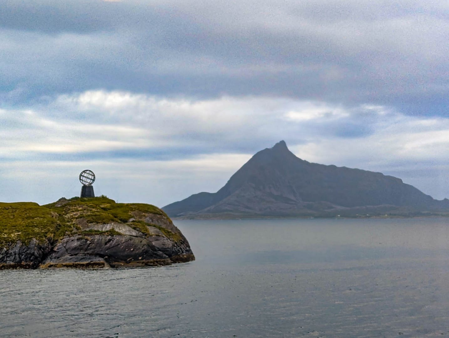 Arctic Circle marker