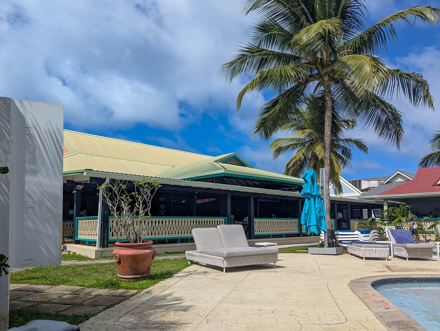 Coco Palm hotel restaurant