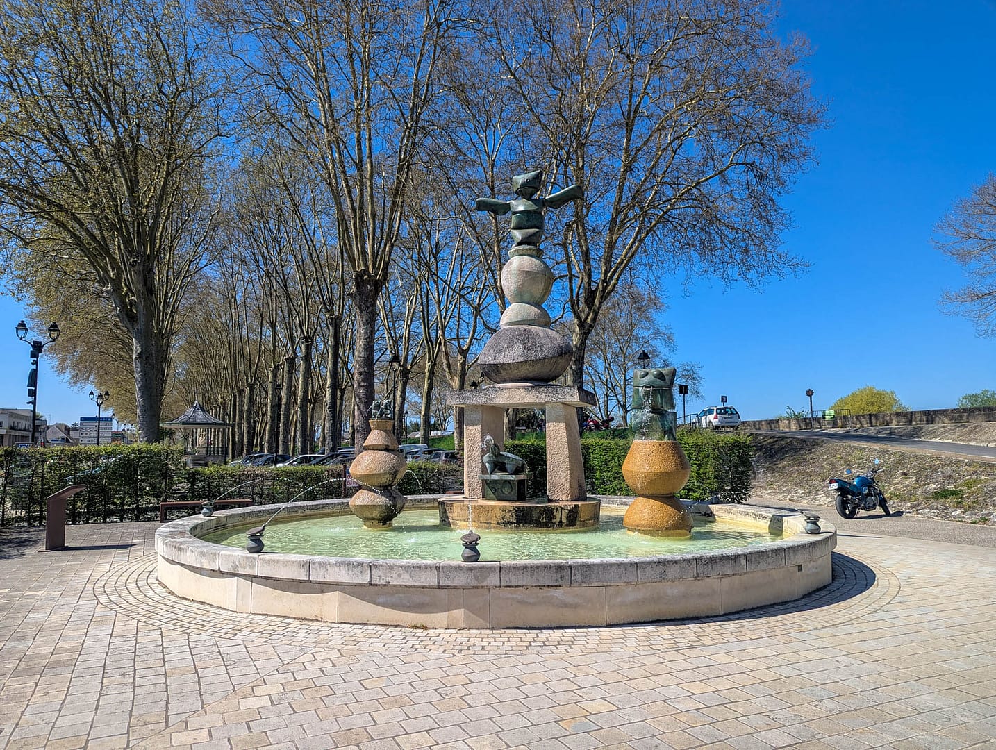 fountain with cute statues