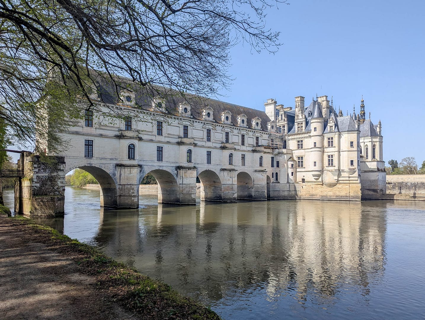Chenonceau from riverbank