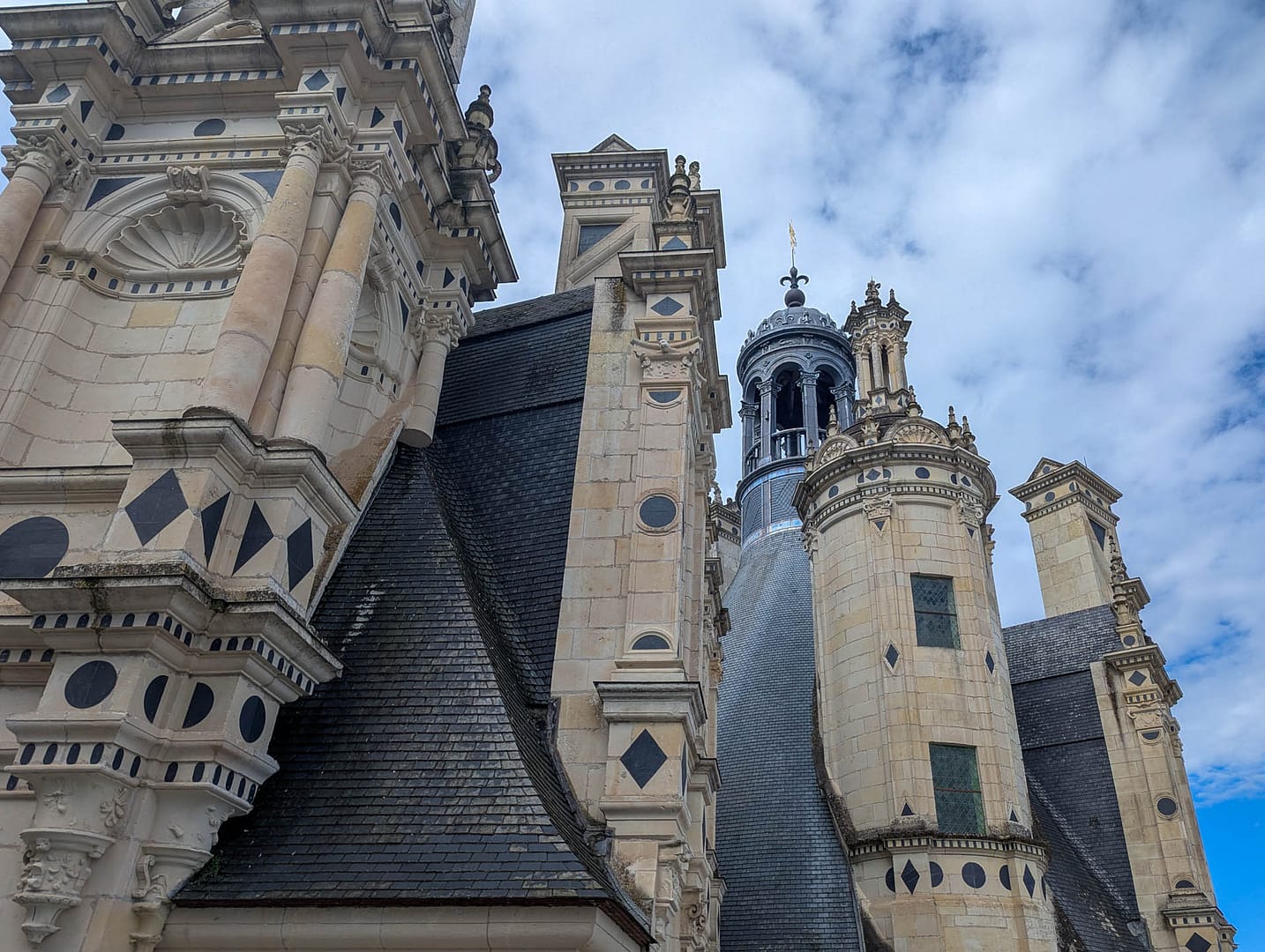 the roof of Chambord with towers
