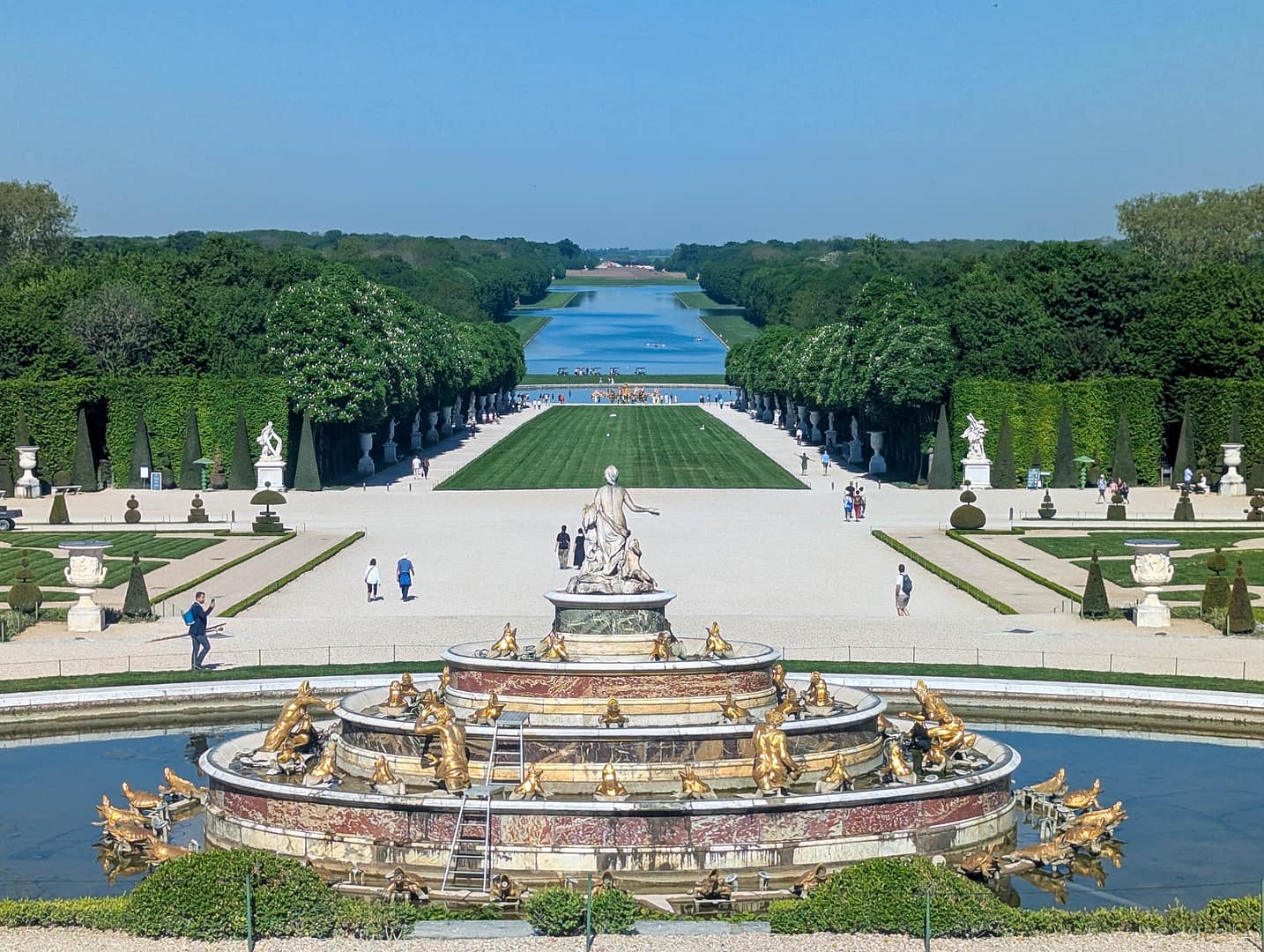 fountain with pond in the distance