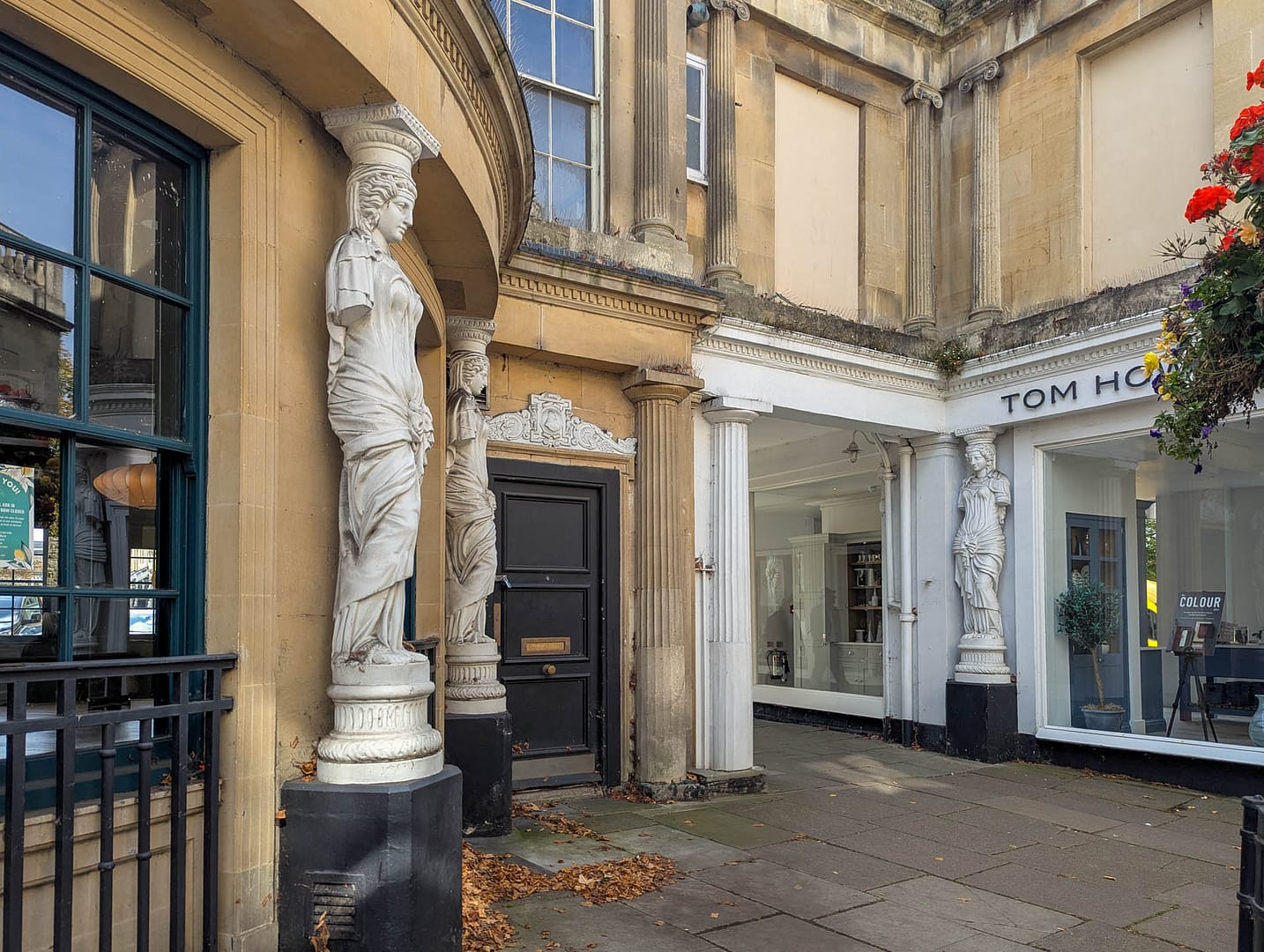 caryatids outside stores