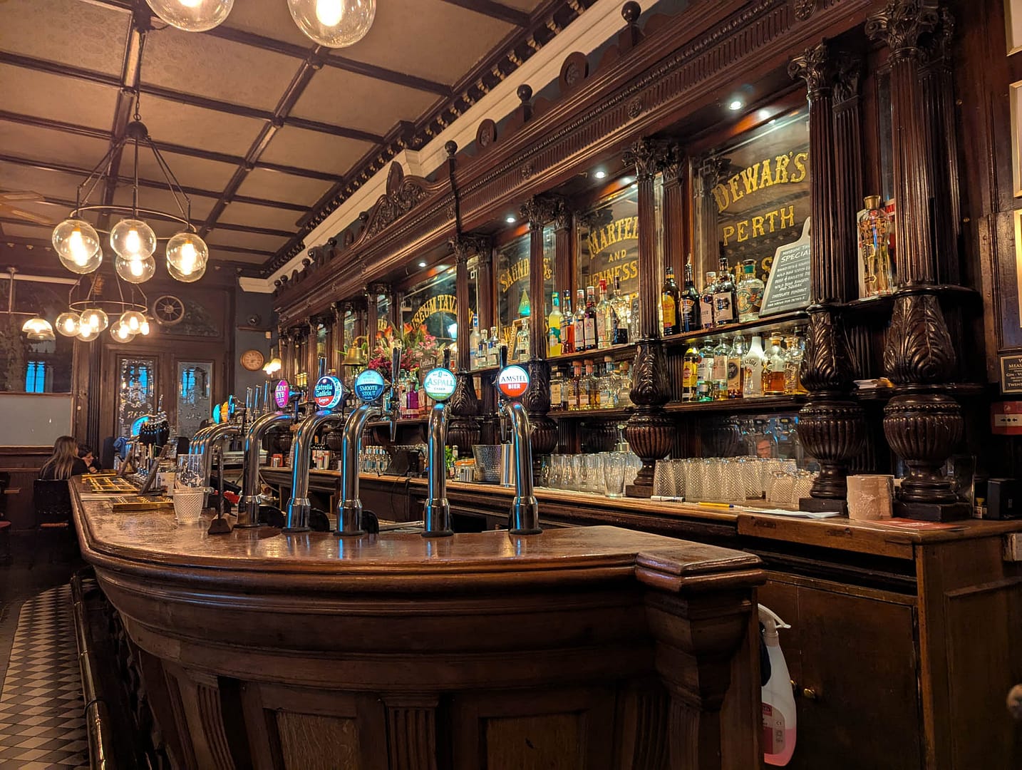 Museum Tavern bar