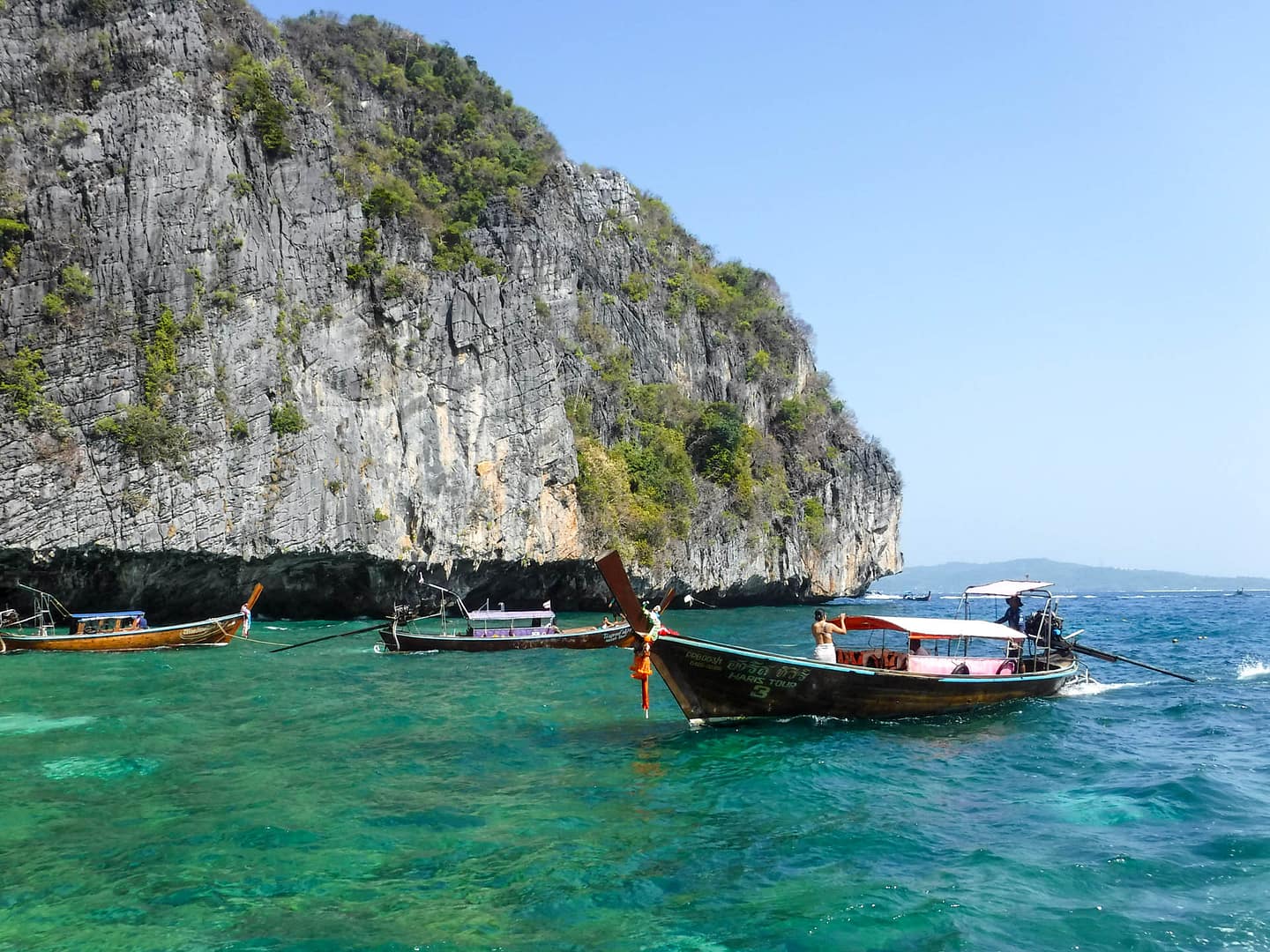 longtail and cliff