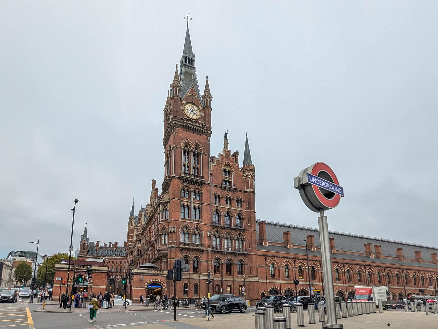 St Pancras and Underground sign