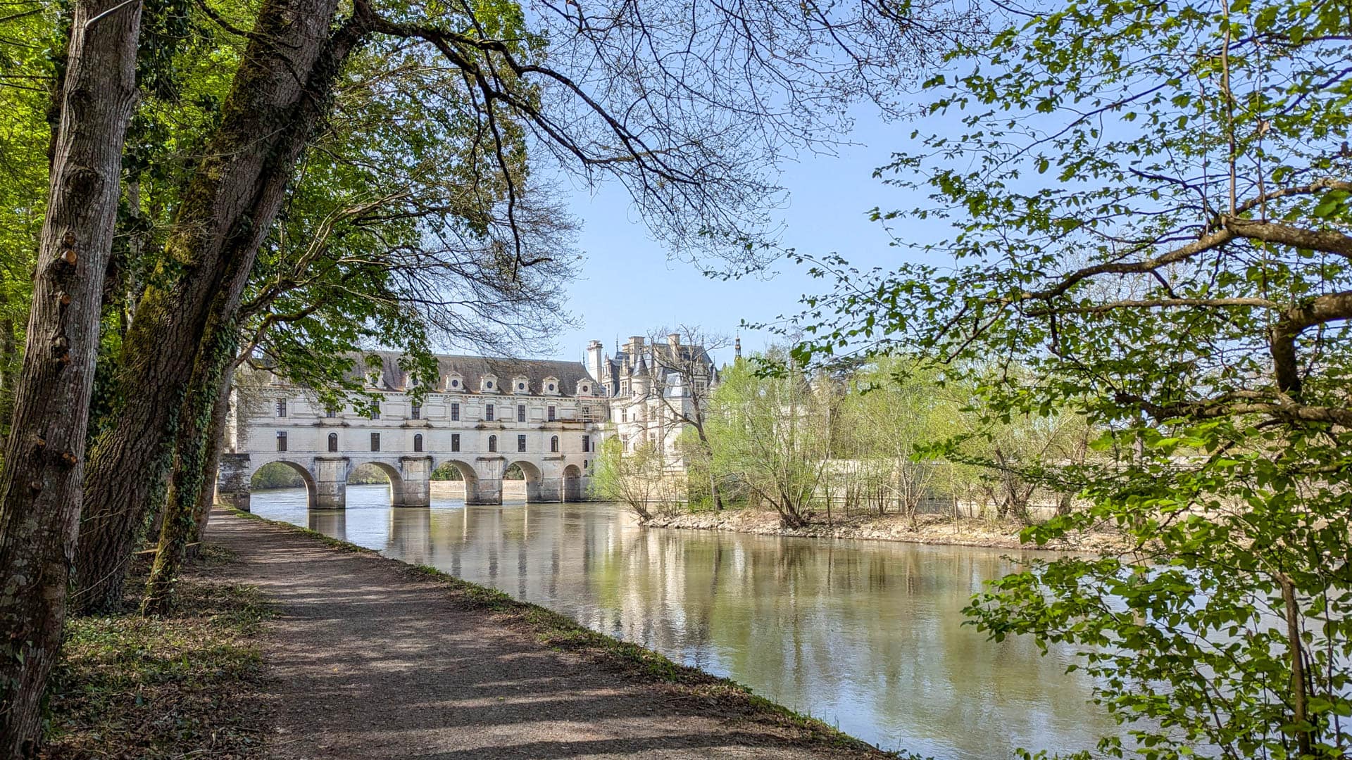 Chenonceau across the river