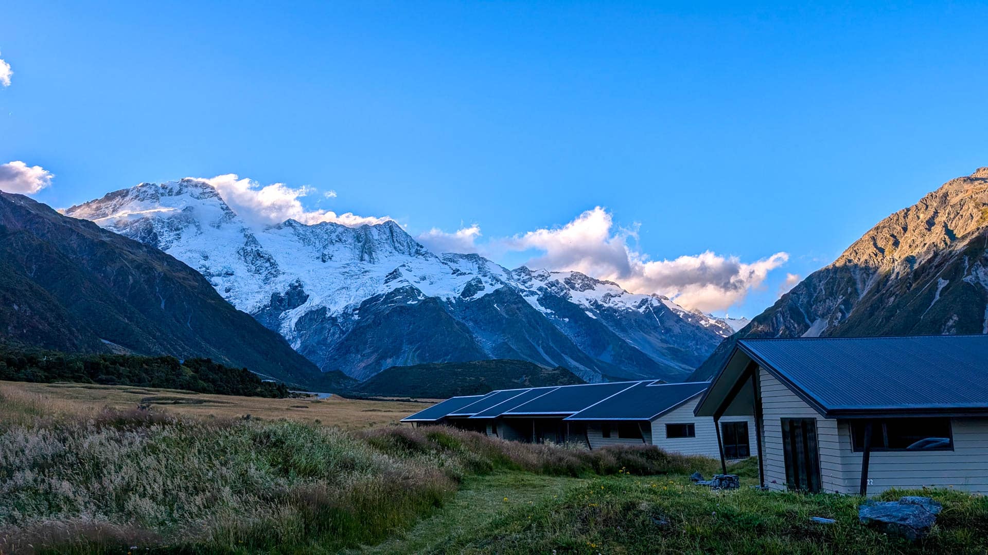 mountains clear of clouds