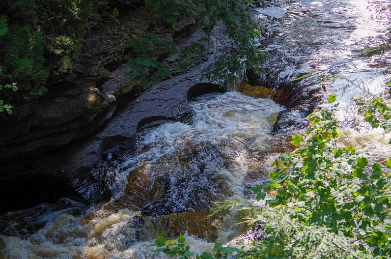 potholes in Presque Isle River