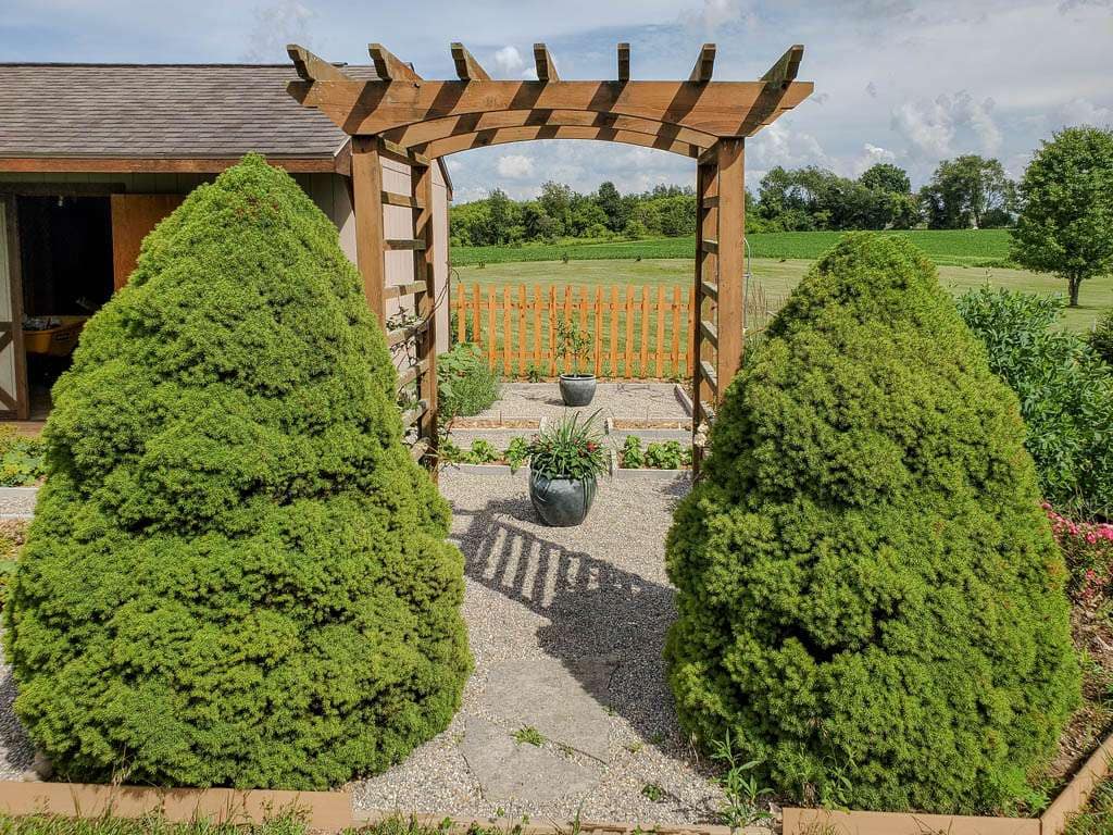 pergola entrance