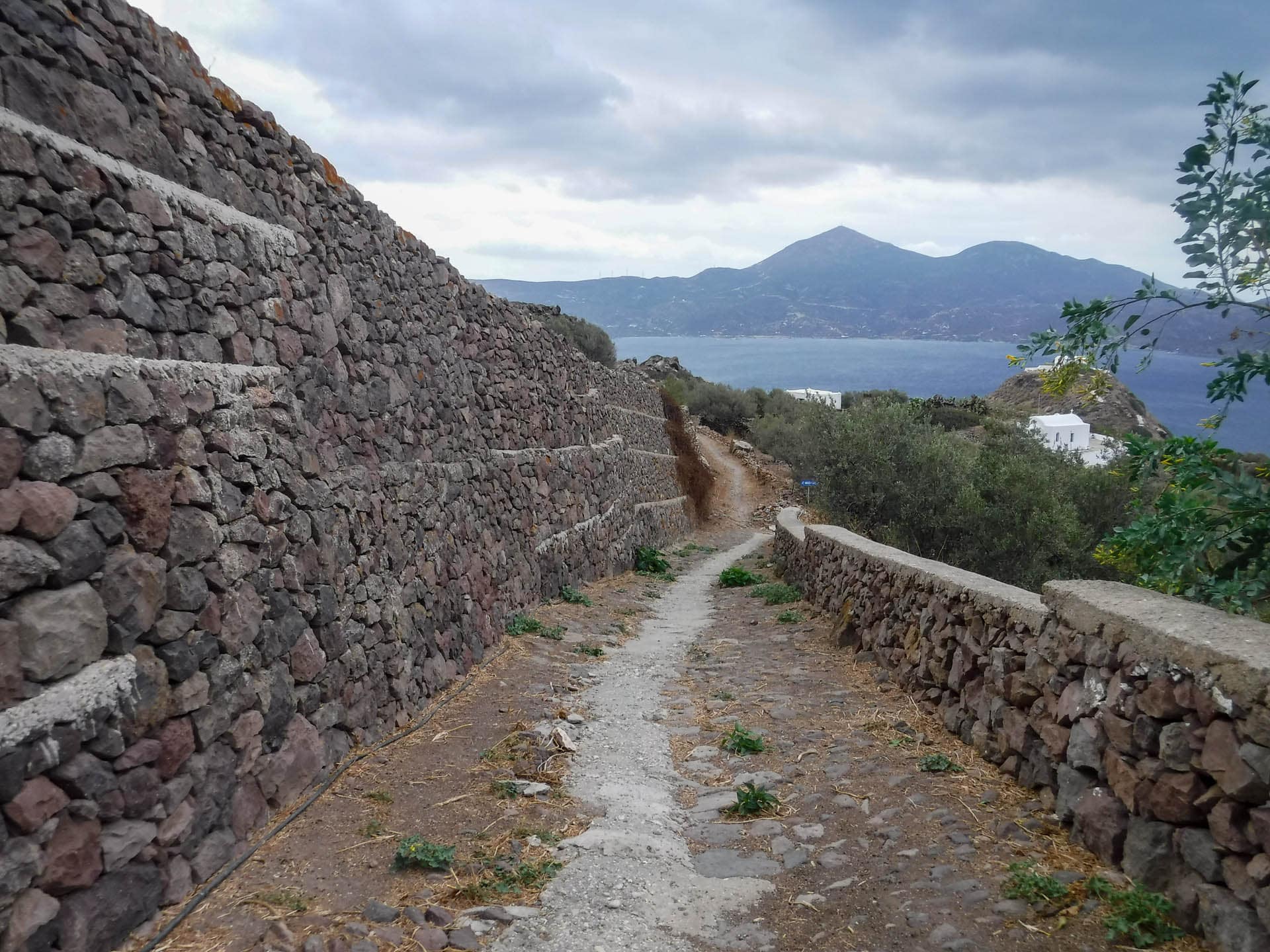 trail along wall