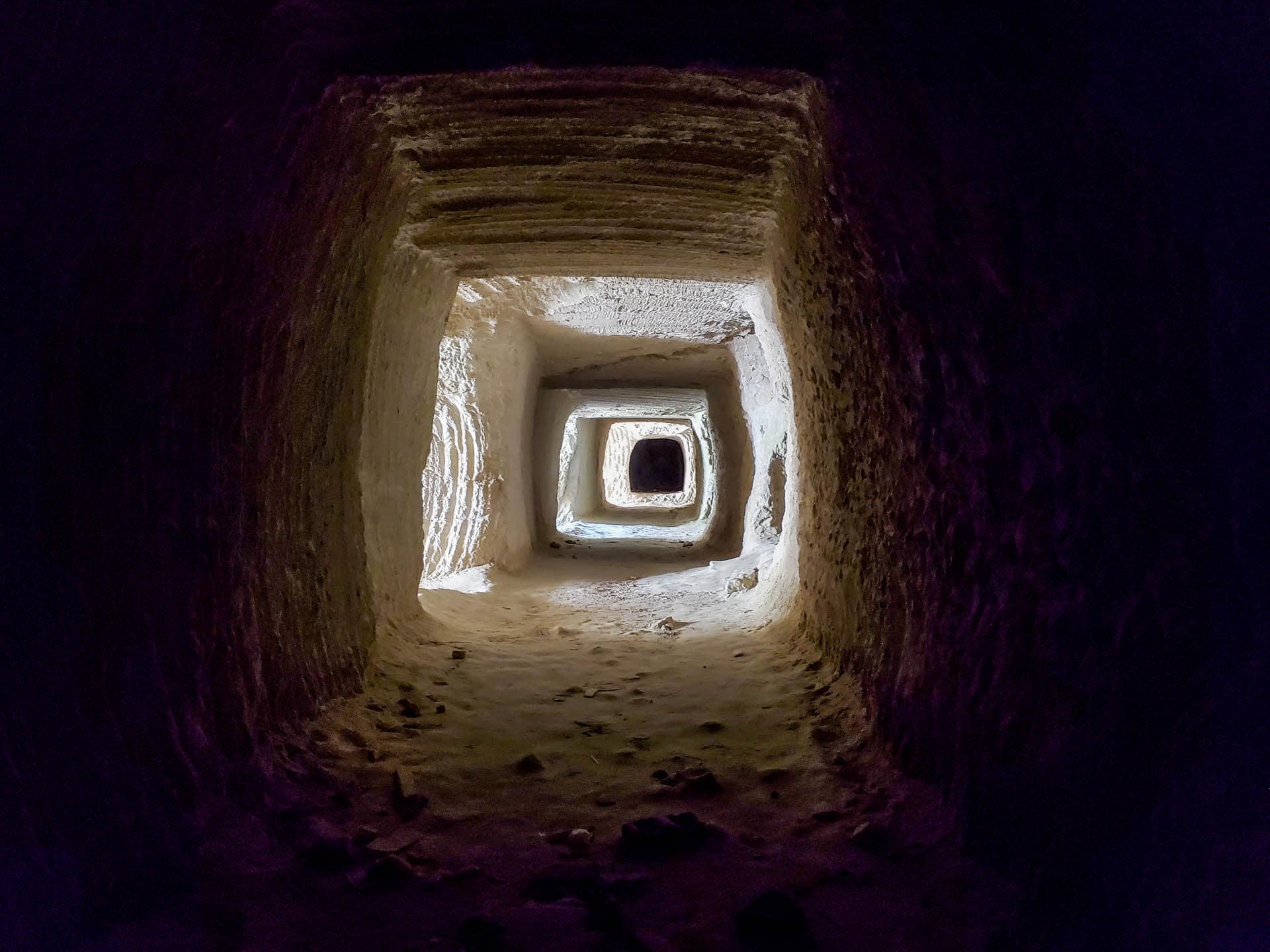 Sarakiniko caves