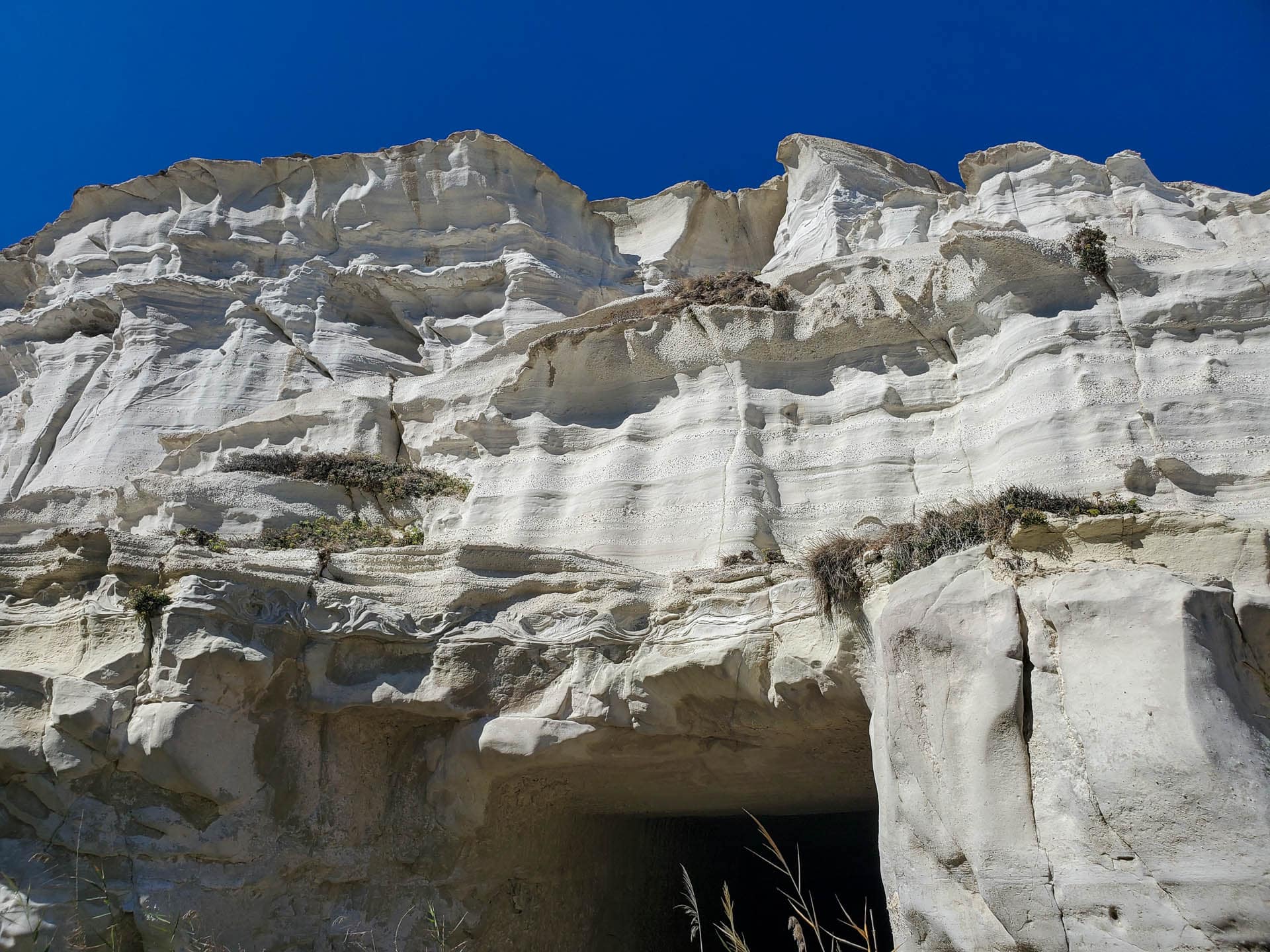 Sarakiniko caves