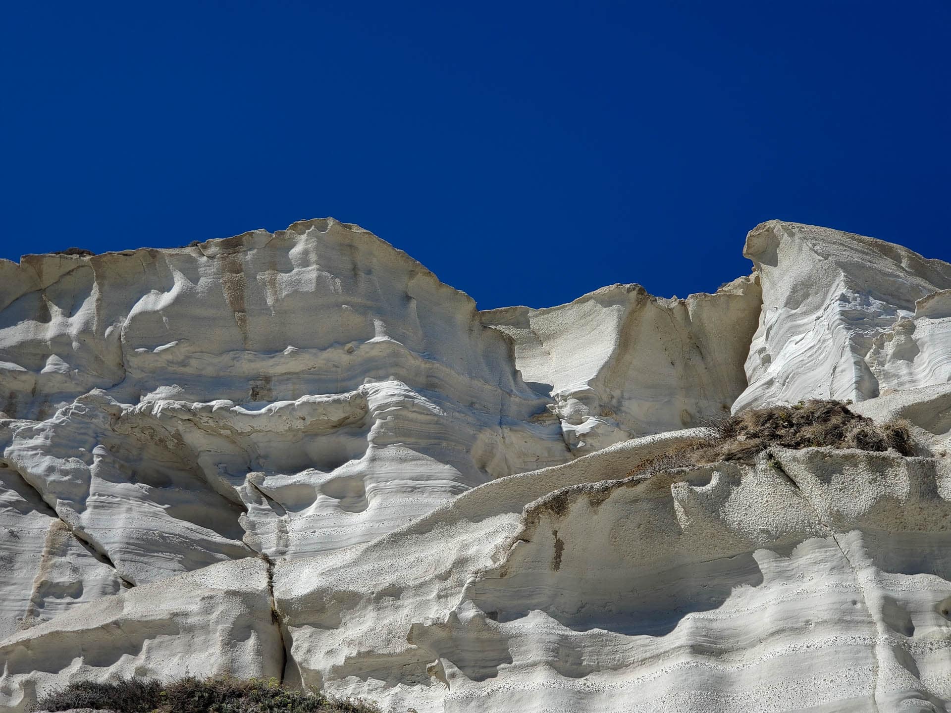Sarakiniko cliff texture