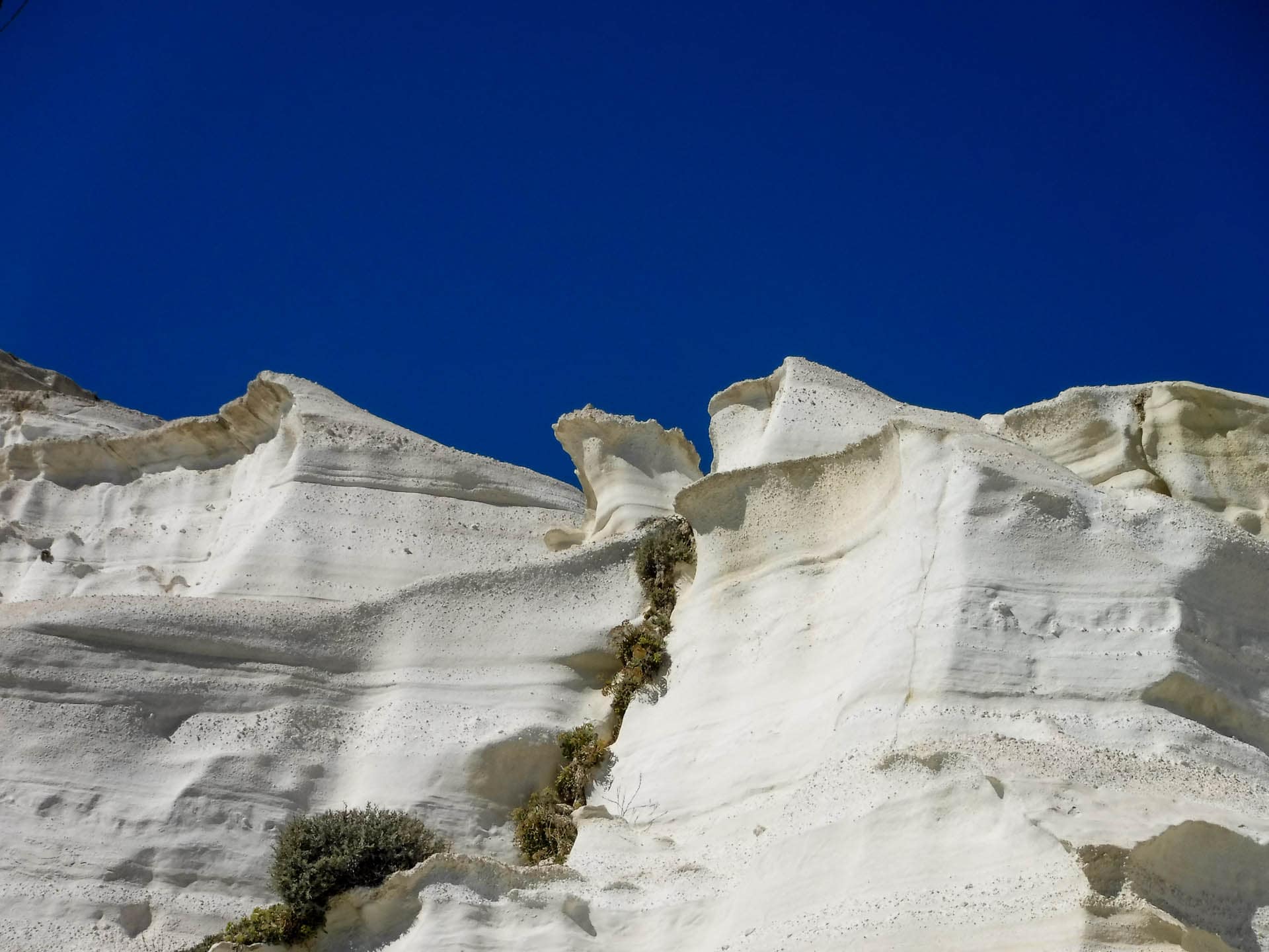 Sarakiniko cliff texture
