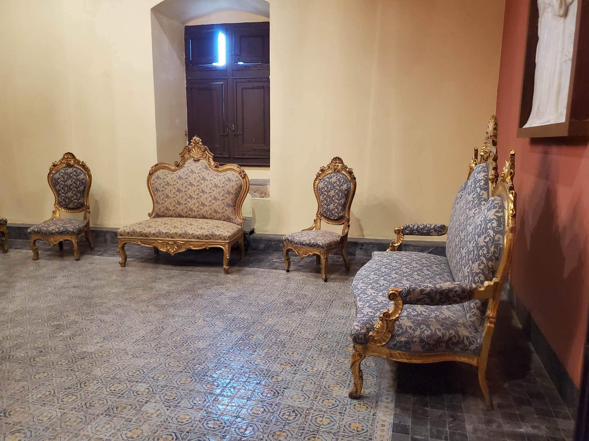 smaller palace room