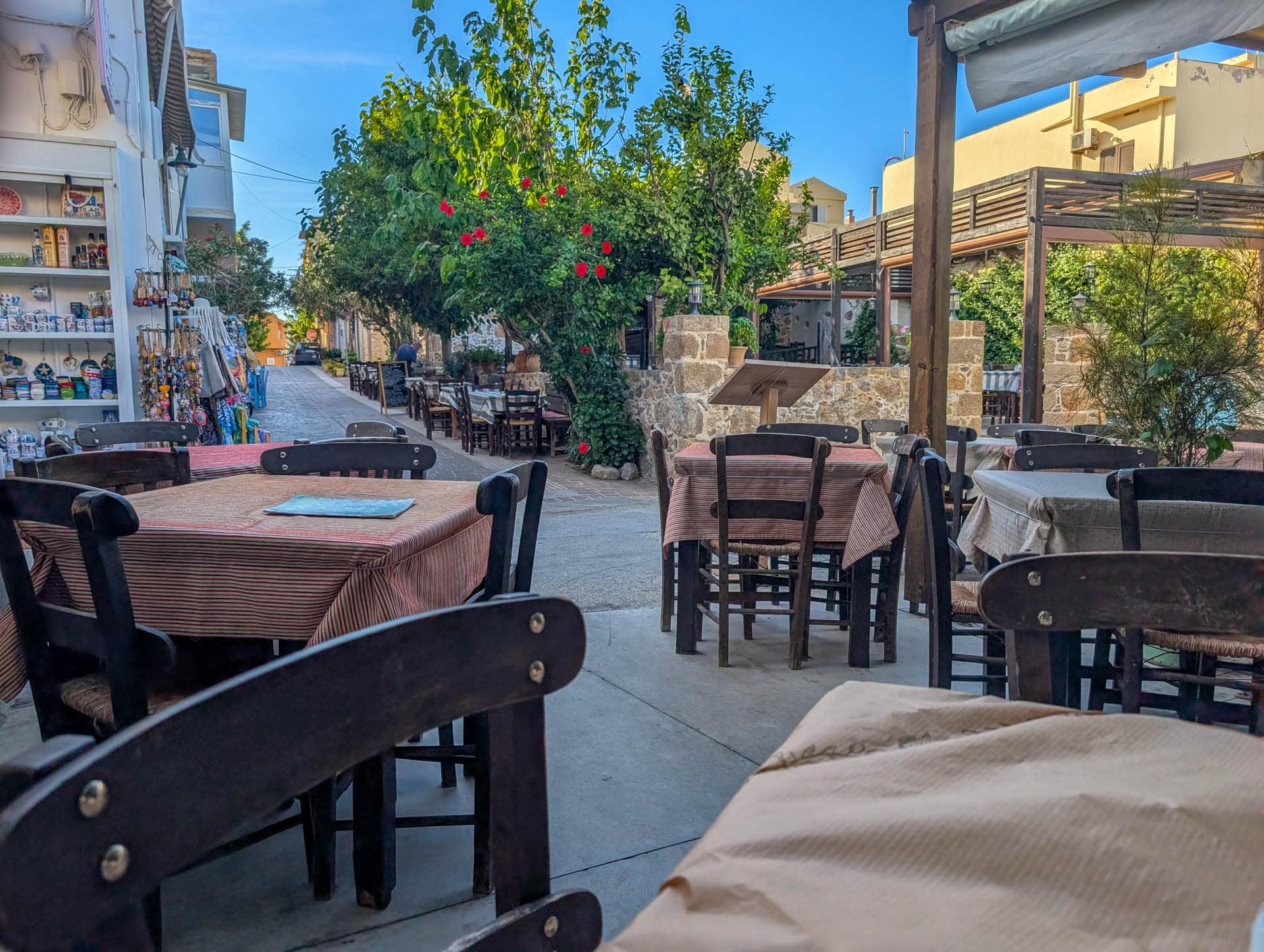 taverna with street view